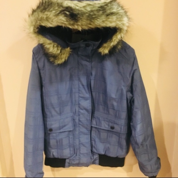 Woolrich Jackets & Blazers - Woolrich Puffer Jacket w/ Removable Hood